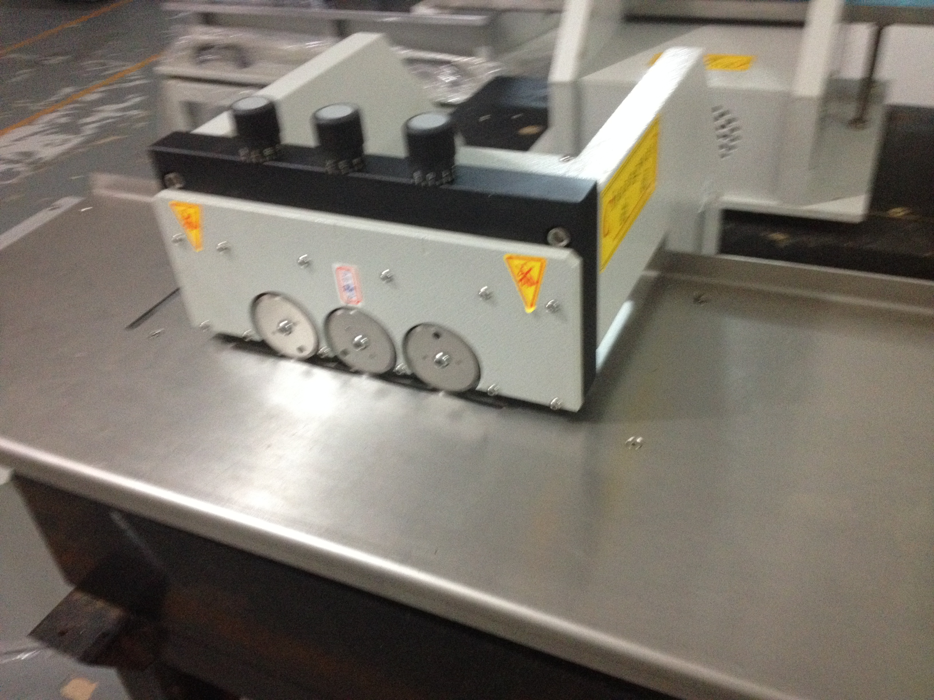 深圳多刀式燈帶PCB分板機(jī),深圳自動(dòng)燈條PCB分板機(jī),CWVC-3S